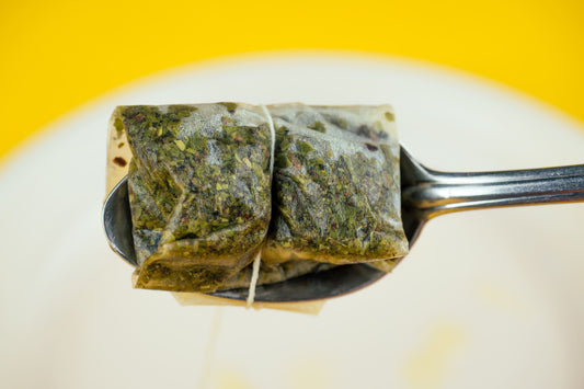 Drugie życie torebek po herbacie: Sprytne sposoby na wykorzystanie ich w domu